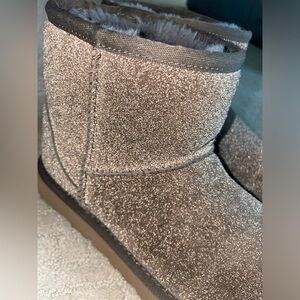 Limited Edition brown glitter mini II Uggs